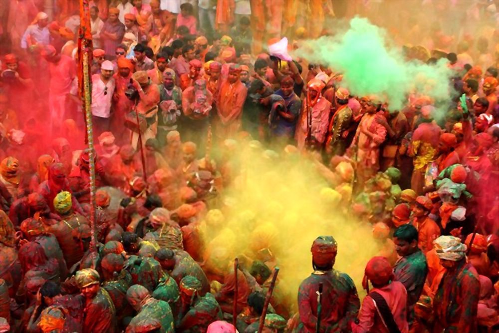 10 Amazing Places to Celebrate Holi in India (2024) in its Full Glory
