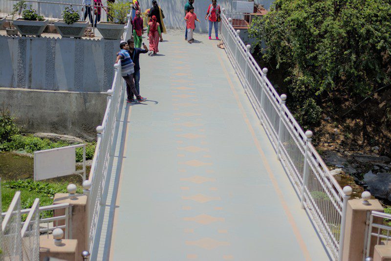 Bridge crossing Kainchi Dham