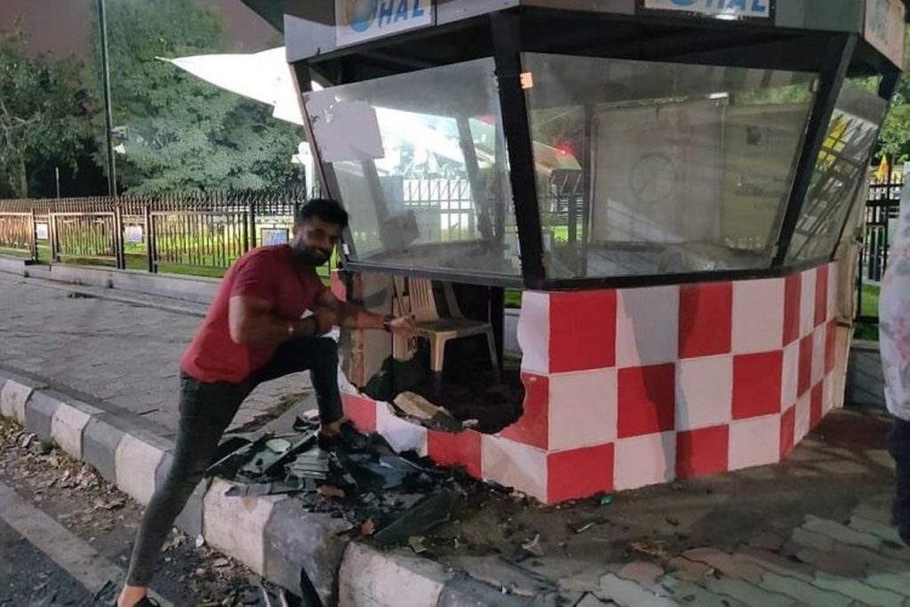 Bangalore Man Crashes Lamborghini into Police Kiosk and then Poses for Photograph