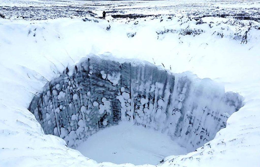 Giant hole Antarctic sea ice